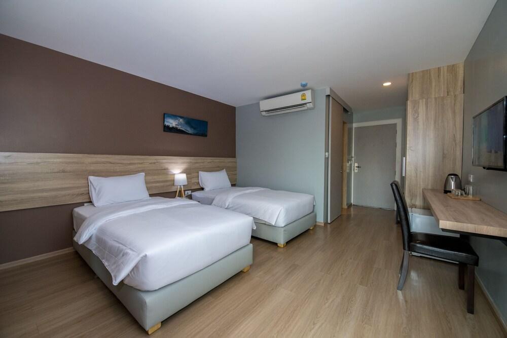Narra Hotel Bangkok Exterior photo