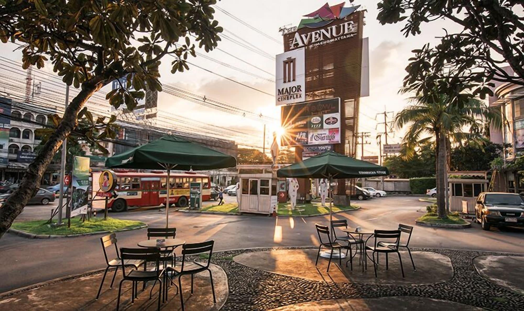 Narra Hotel Bangkok Exterior photo
