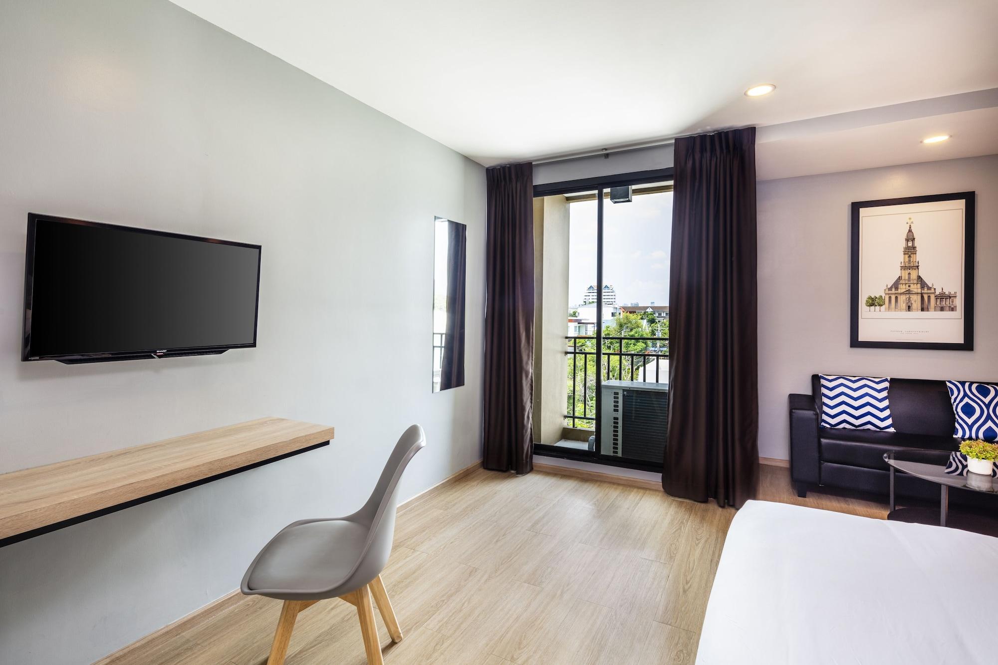 Narra Hotel Bangkok Exterior photo